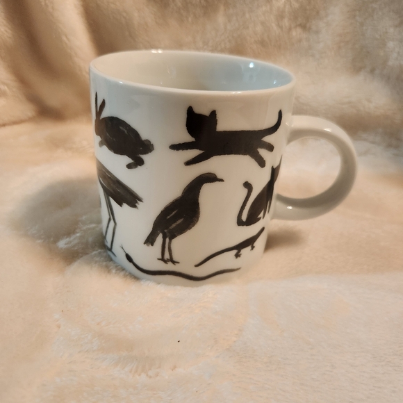 DANIKA STUDIO 14 Oz Coffee Mug Cup Black on White Animal Sketch Pattern - Picture 4 of 4